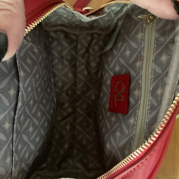 Red Cross body/ hand bag - Picture 2 of 2